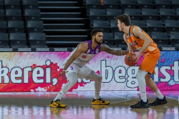 也包含着国 也包含着国