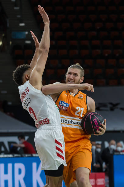 次上演属于 次上演属于