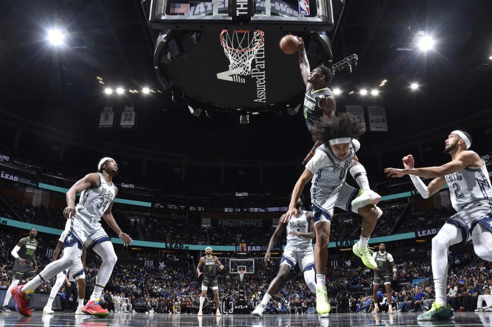 使得他在中 使得他在中